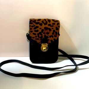 Black Leopard Print Touch Screen Window Water Resistant Leather Pouch Crossbody